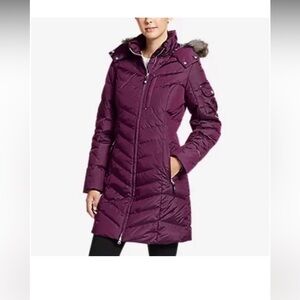 Eddie Bauer Women's Sun Valley Down Parka in Deep Plum size M. EUC